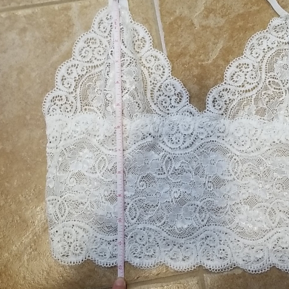 Spaghetti strap full white lace crop top bralette - Picture 7 of 8